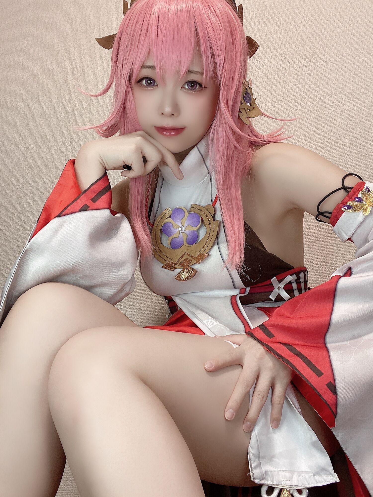 Rizuna - Yae Miko Cosplay Selfie Photobook