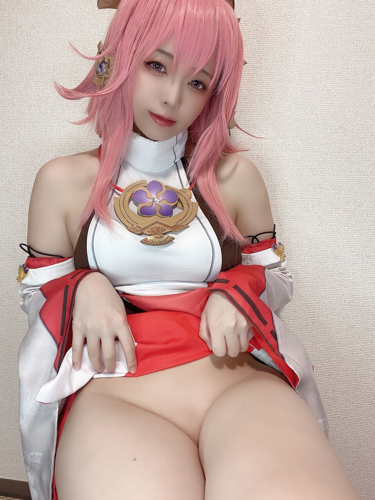 Rizuna - Yae Miko Cosplay Selfie Photobook