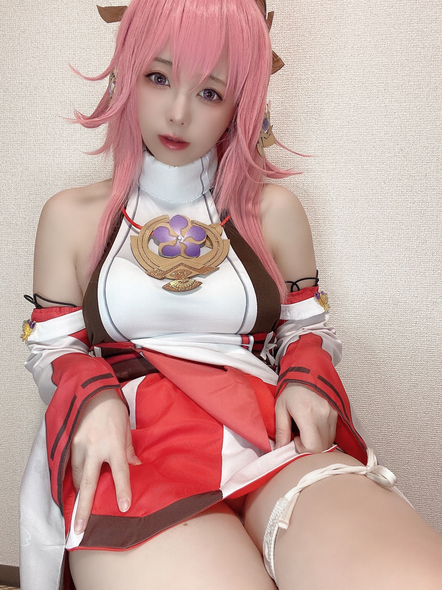 Rizuna - Yae Miko Cosplay Selfie Photobook