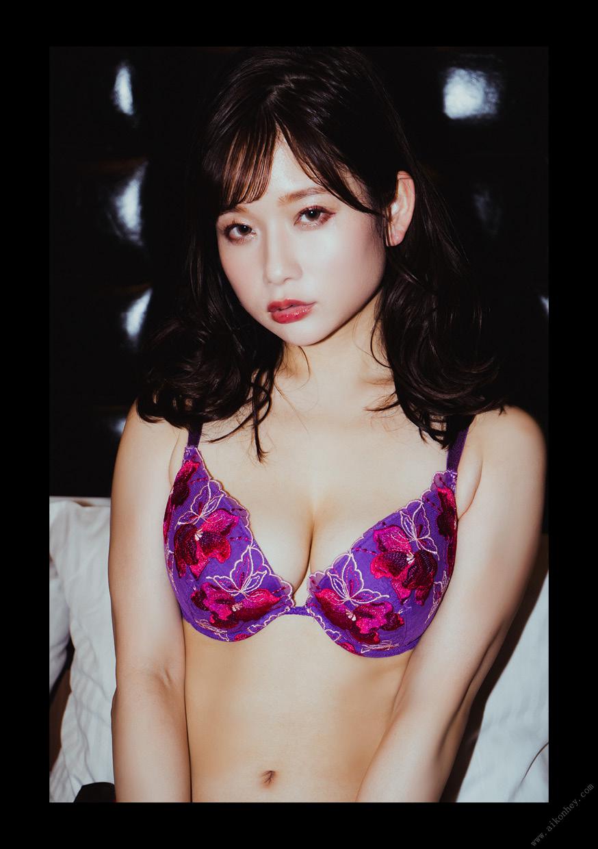 Escape Momozono Rena 98P