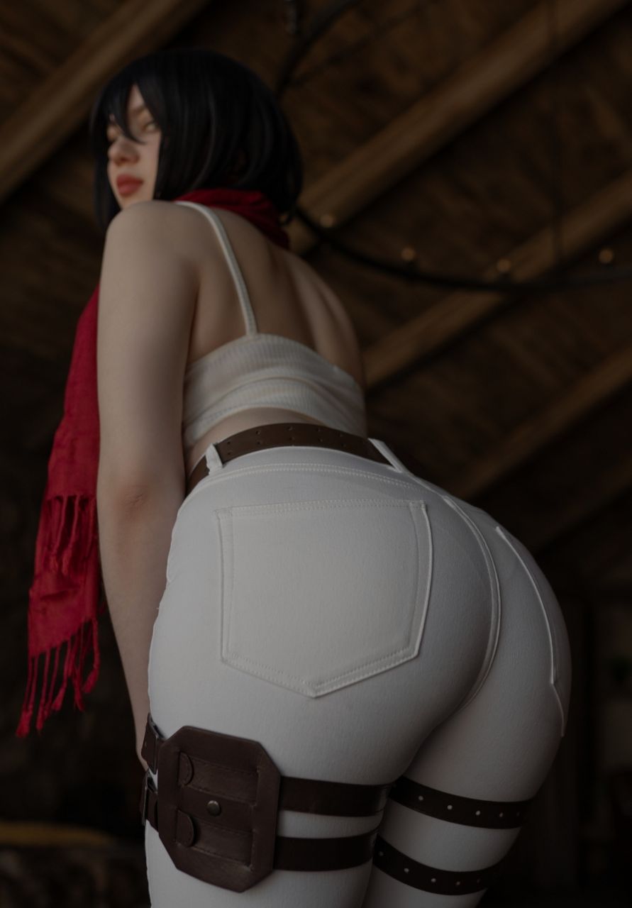 Cosplayers ass