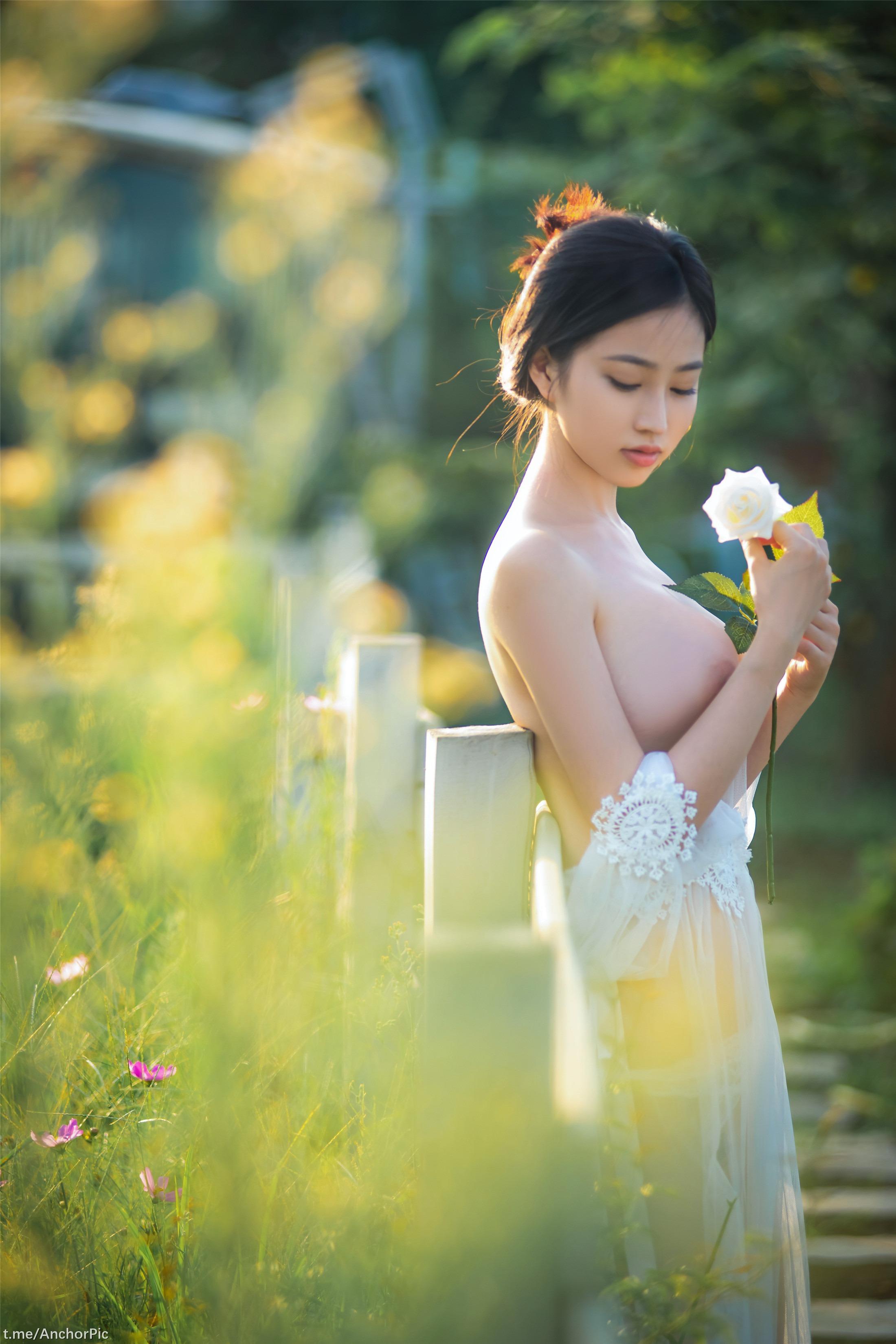 Niên Niên – Con Gái Của Thần Minh 40P