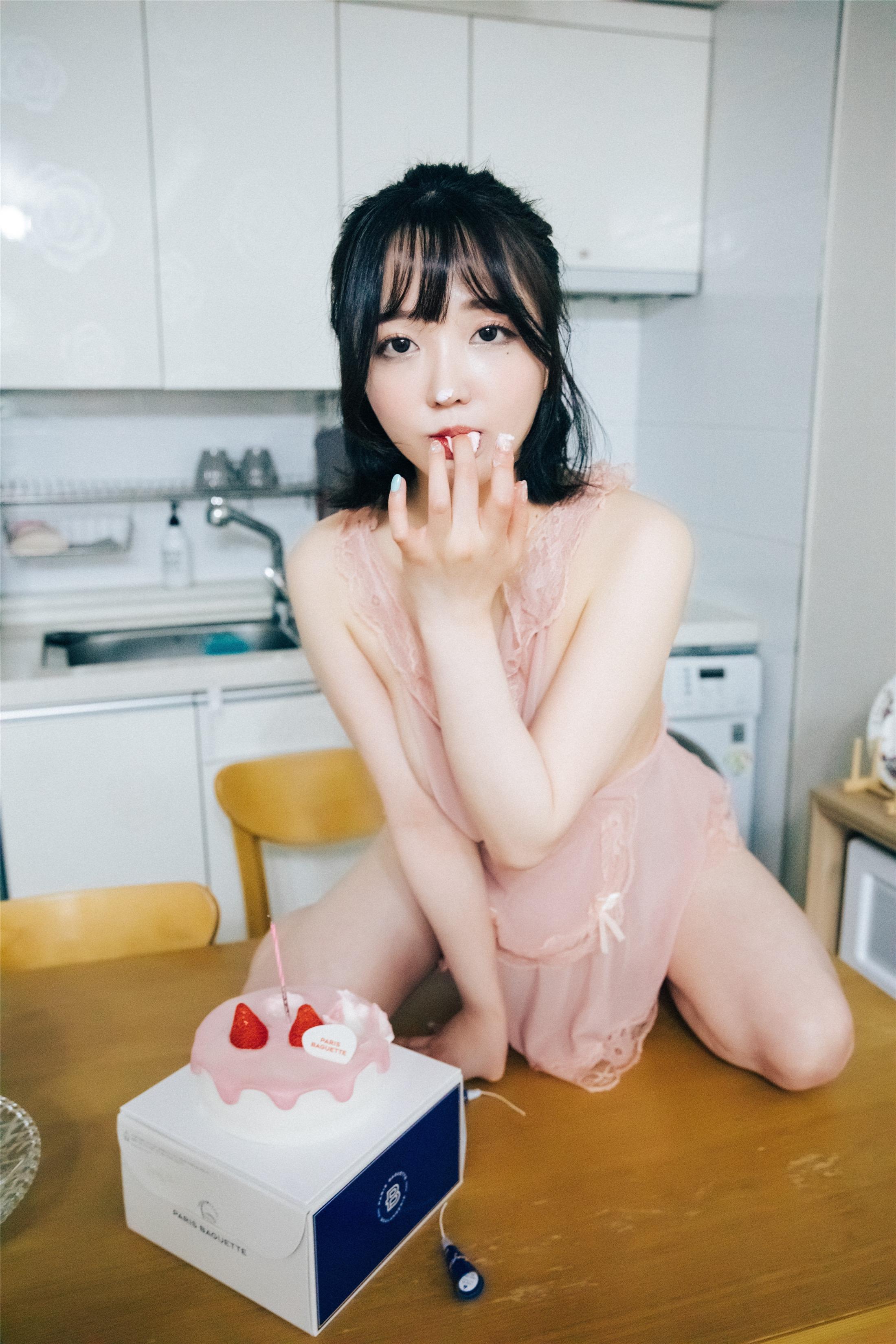 Loozy] Son Ye-Eun - Happy Birthday 132P