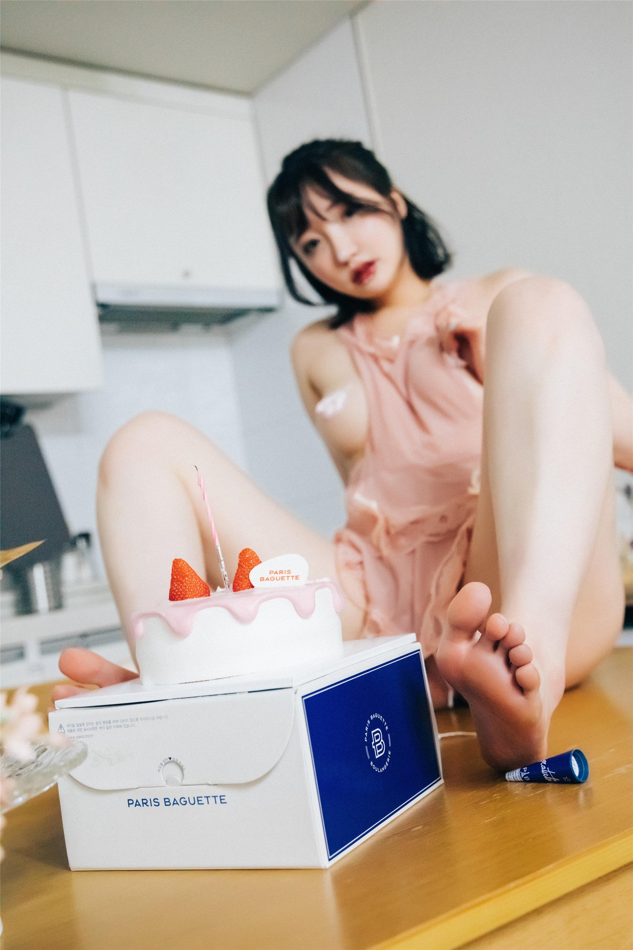 Loozy] Son Ye-Eun - Happy Birthday 132P