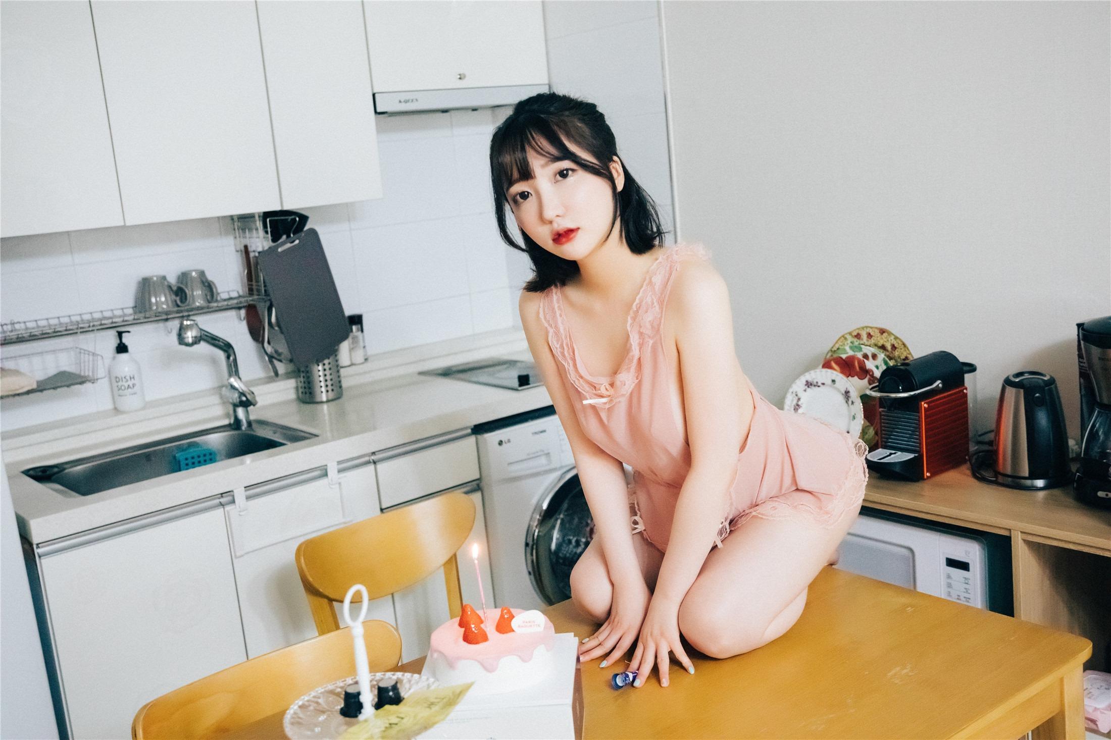 Loozy] Son Ye-Eun - Happy Birthday 132P