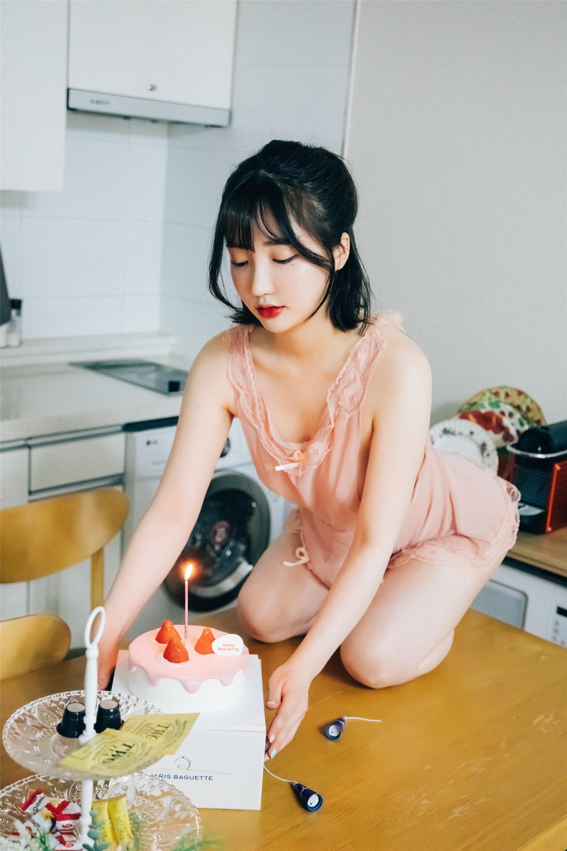 Loozy] Son Ye-Eun - Happy Birthday 132P
