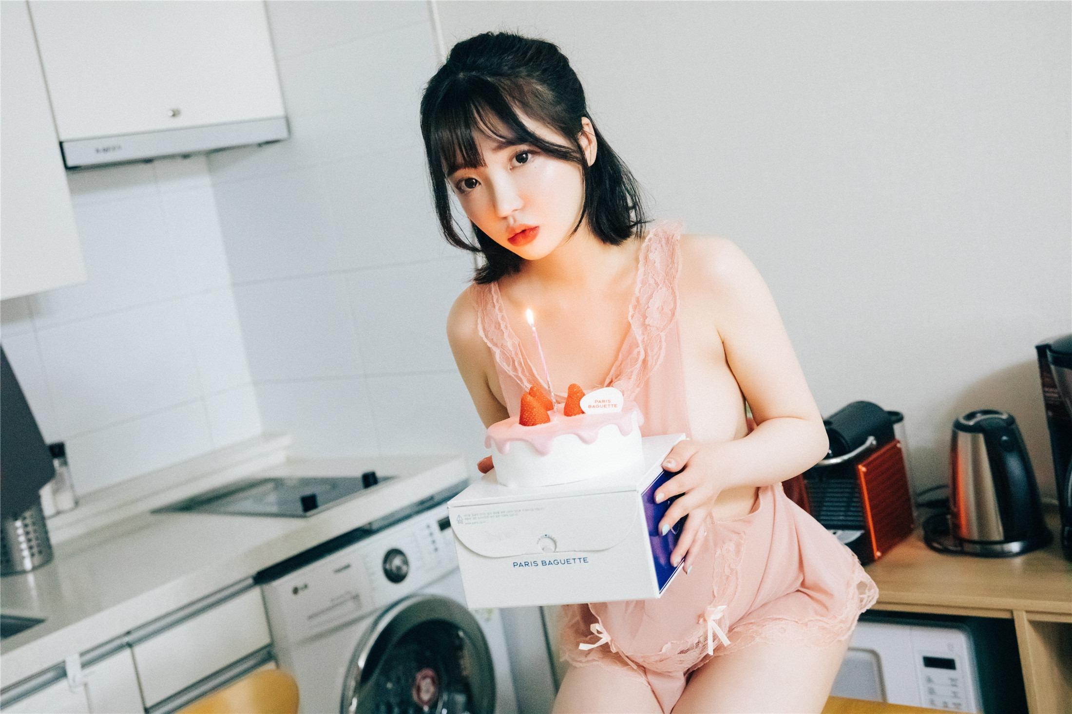 Loozy] Son Ye-Eun - Happy Birthday 132P