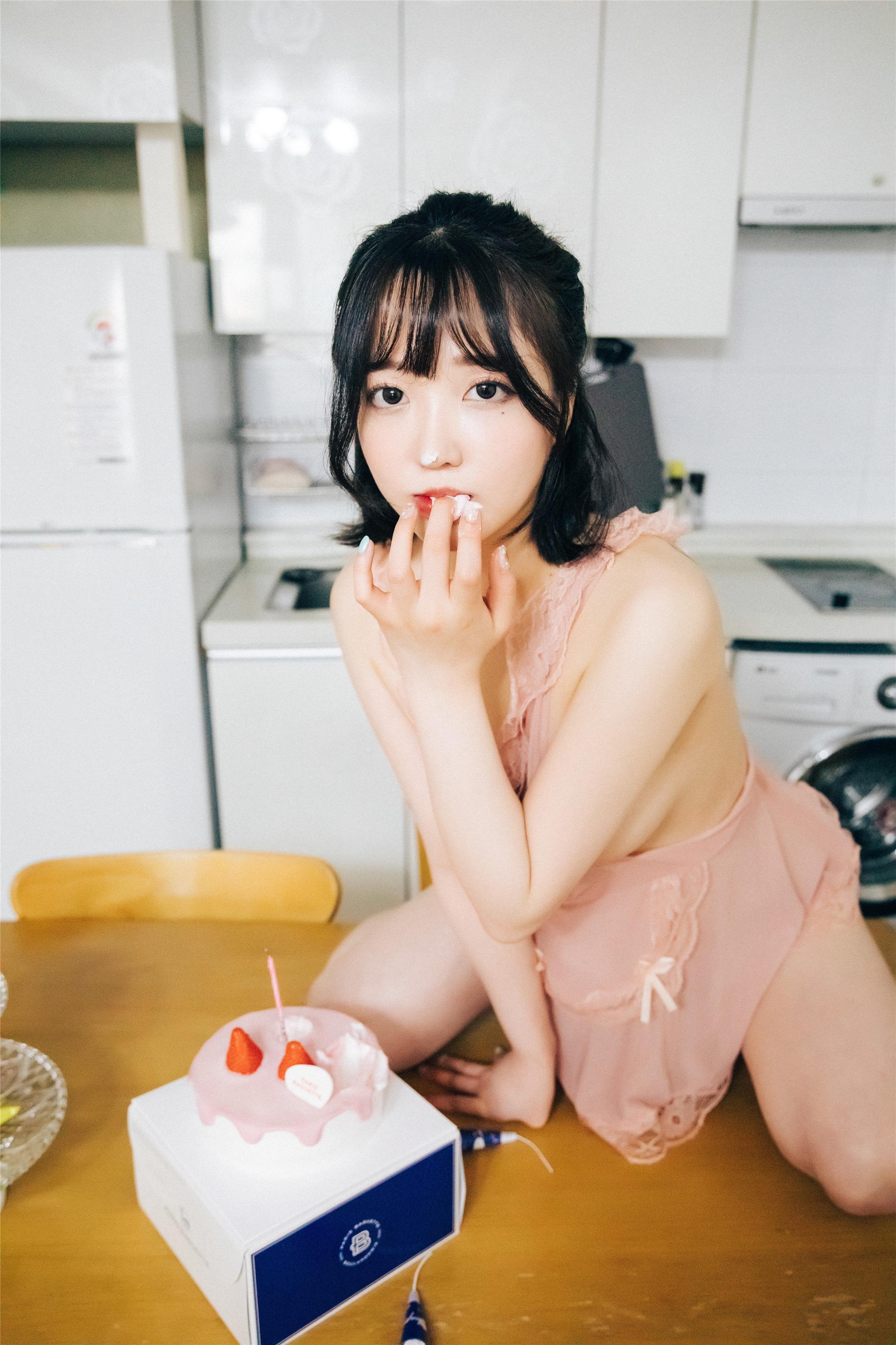 Loozy] Son Ye-Eun - Happy Birthday 132P