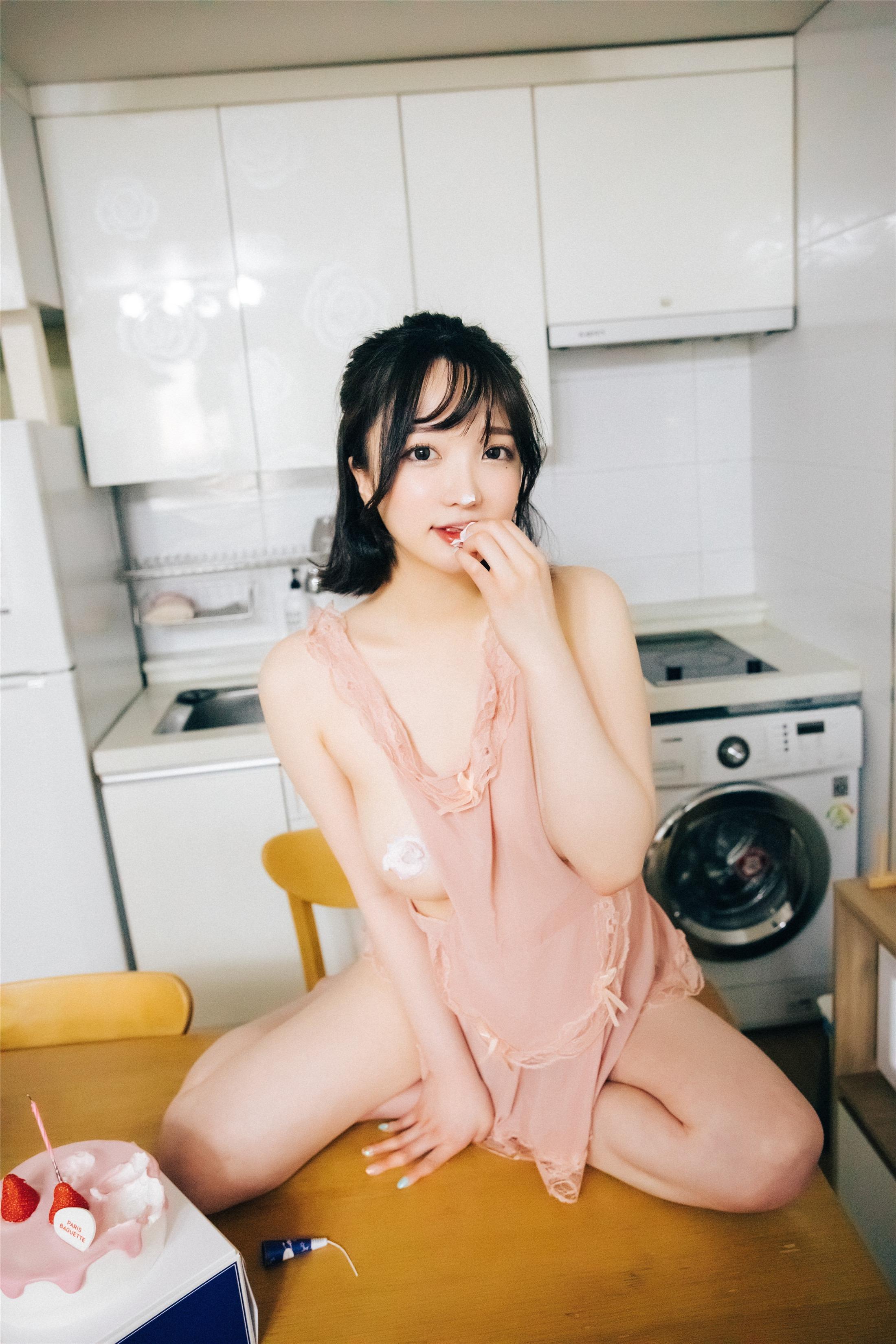 Loozy] Son Ye-Eun - Happy Birthday 132P