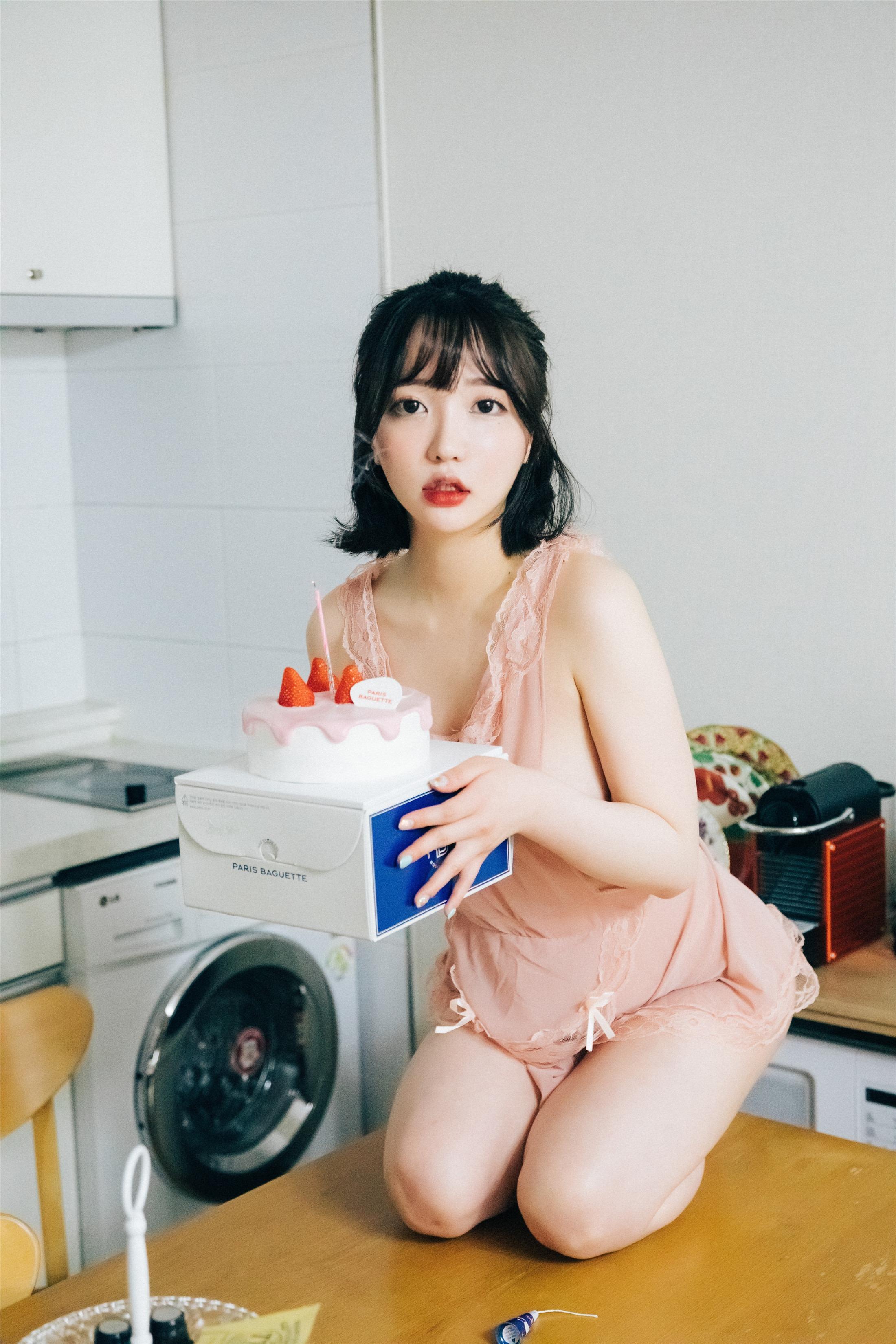 Loozy] Son Ye-Eun - Happy Birthday 132P