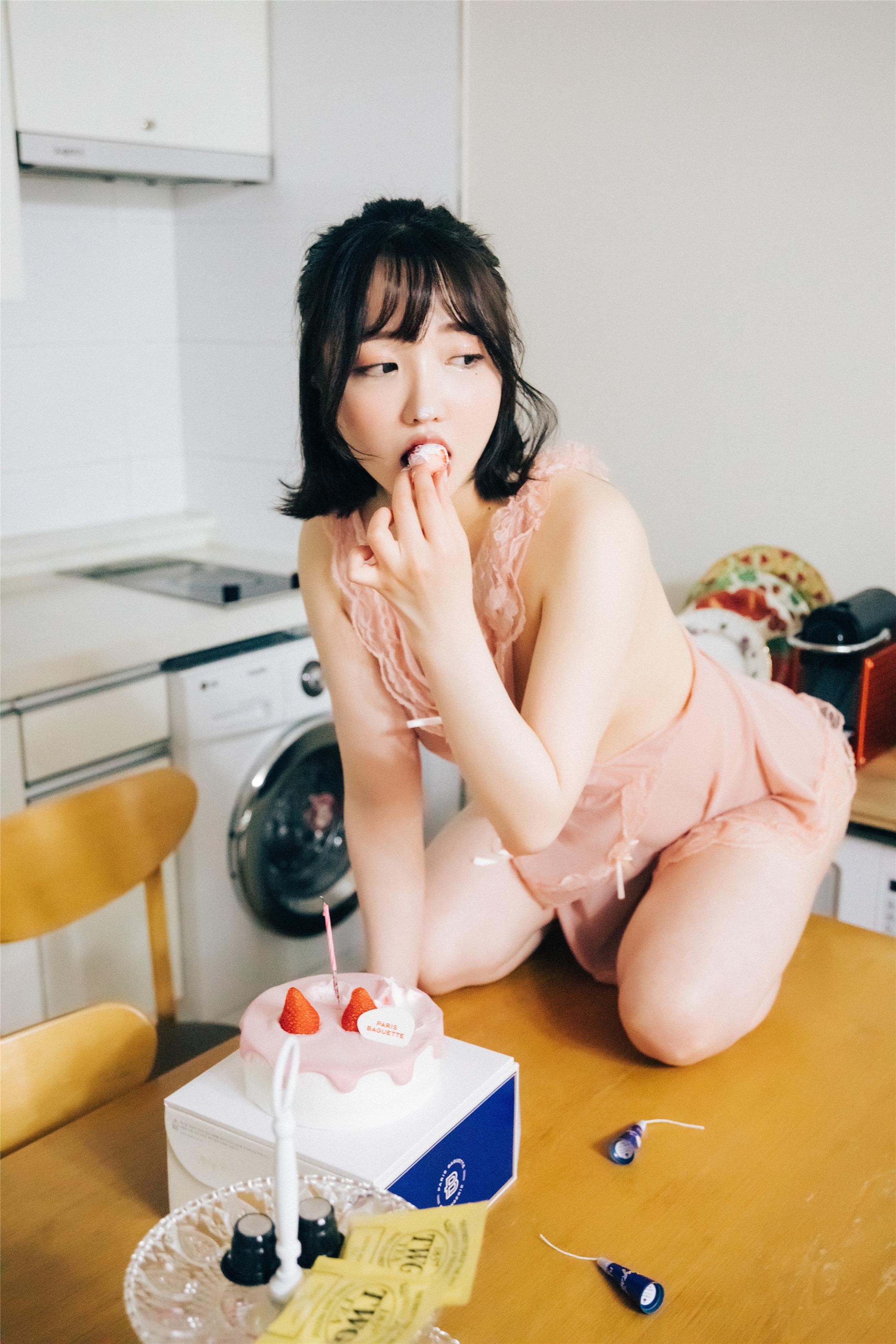 Loozy] Son Ye-Eun - Happy Birthday 132P