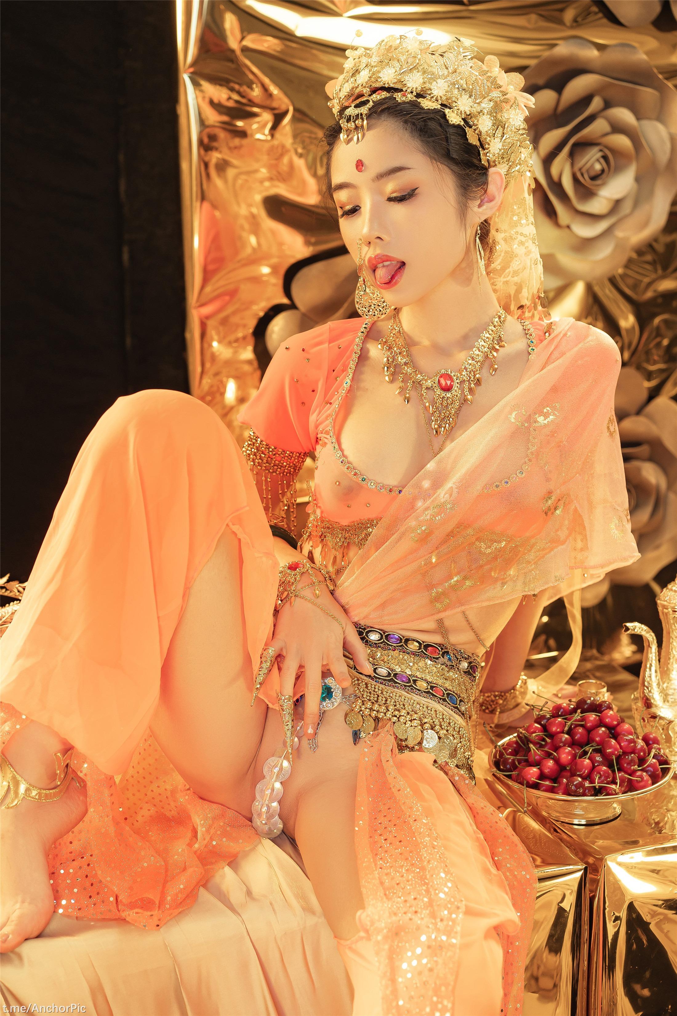 Miao Xiao Ji và Hợp kim Titan TiTi - Cô gái Thiên Trúc 168P