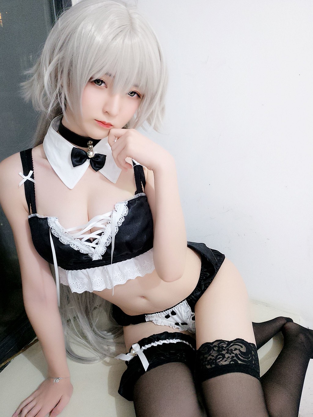 COSER Yi Xiao Yang Ze "Hestias + Black Rabbit + Private Photo" [Cosplay Beauty] Photobook [41P