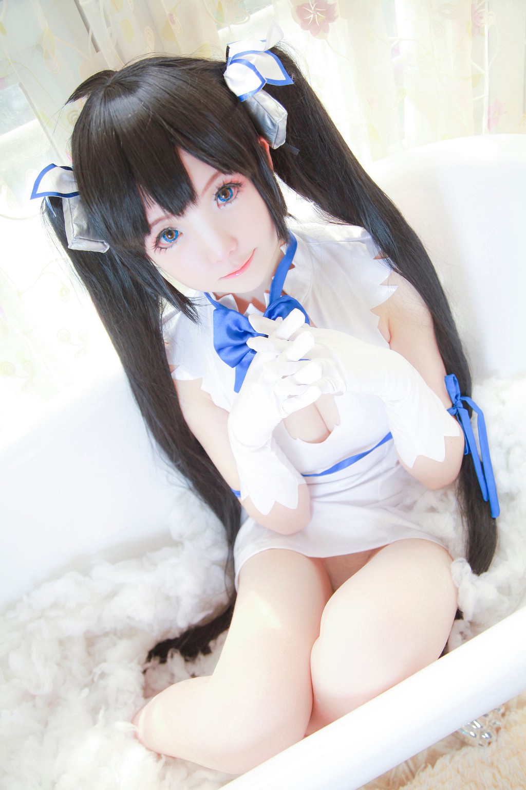 COSER Yi Xiao Yang Ze "Hestias + Black Rabbit + Private Photo" [Cosplay Beauty] Photobook [41P