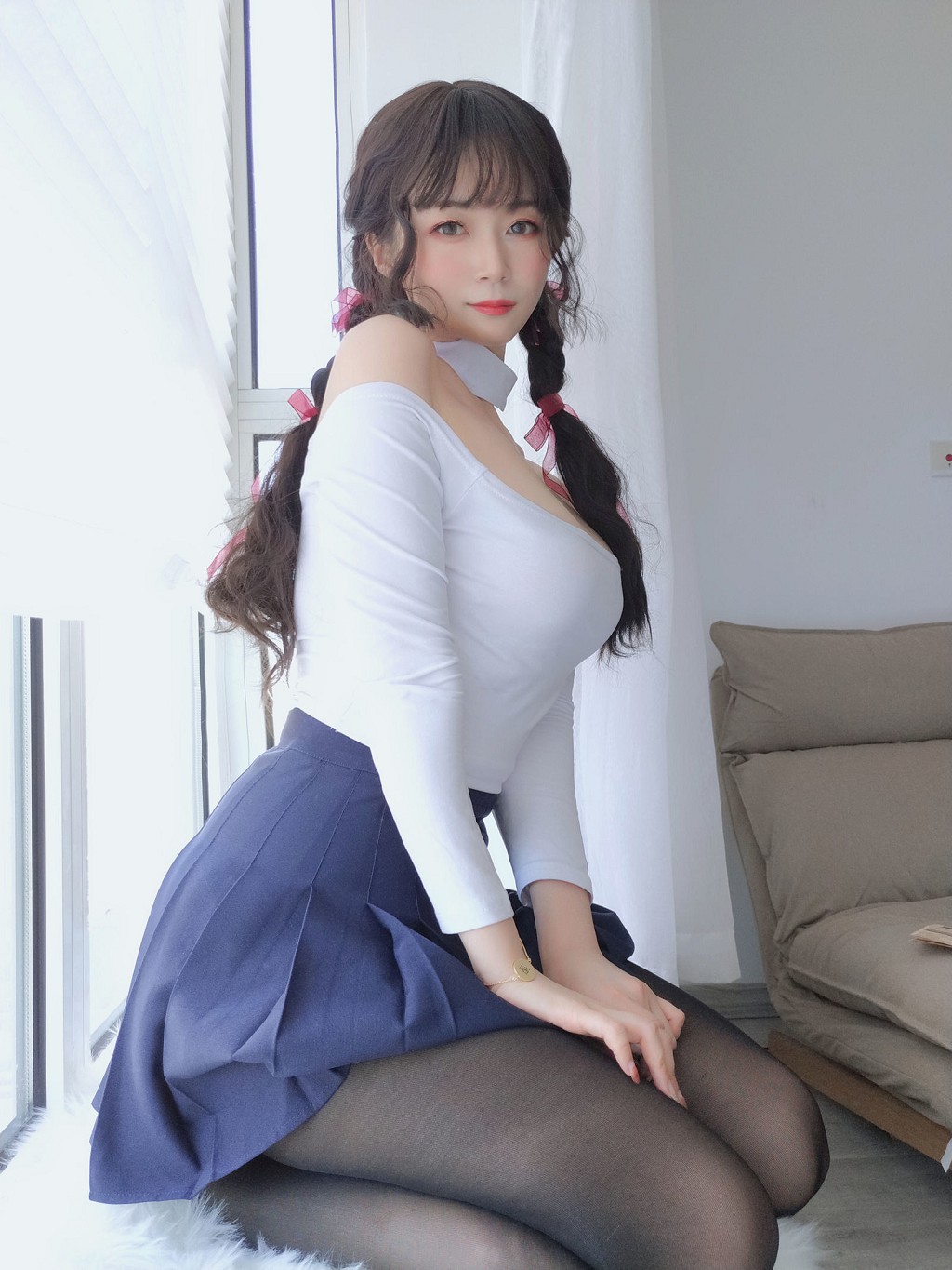 COSER白銀81《鄰家大姐姐的黑絲2》 [Cosplay少女] 寫真集[45P
