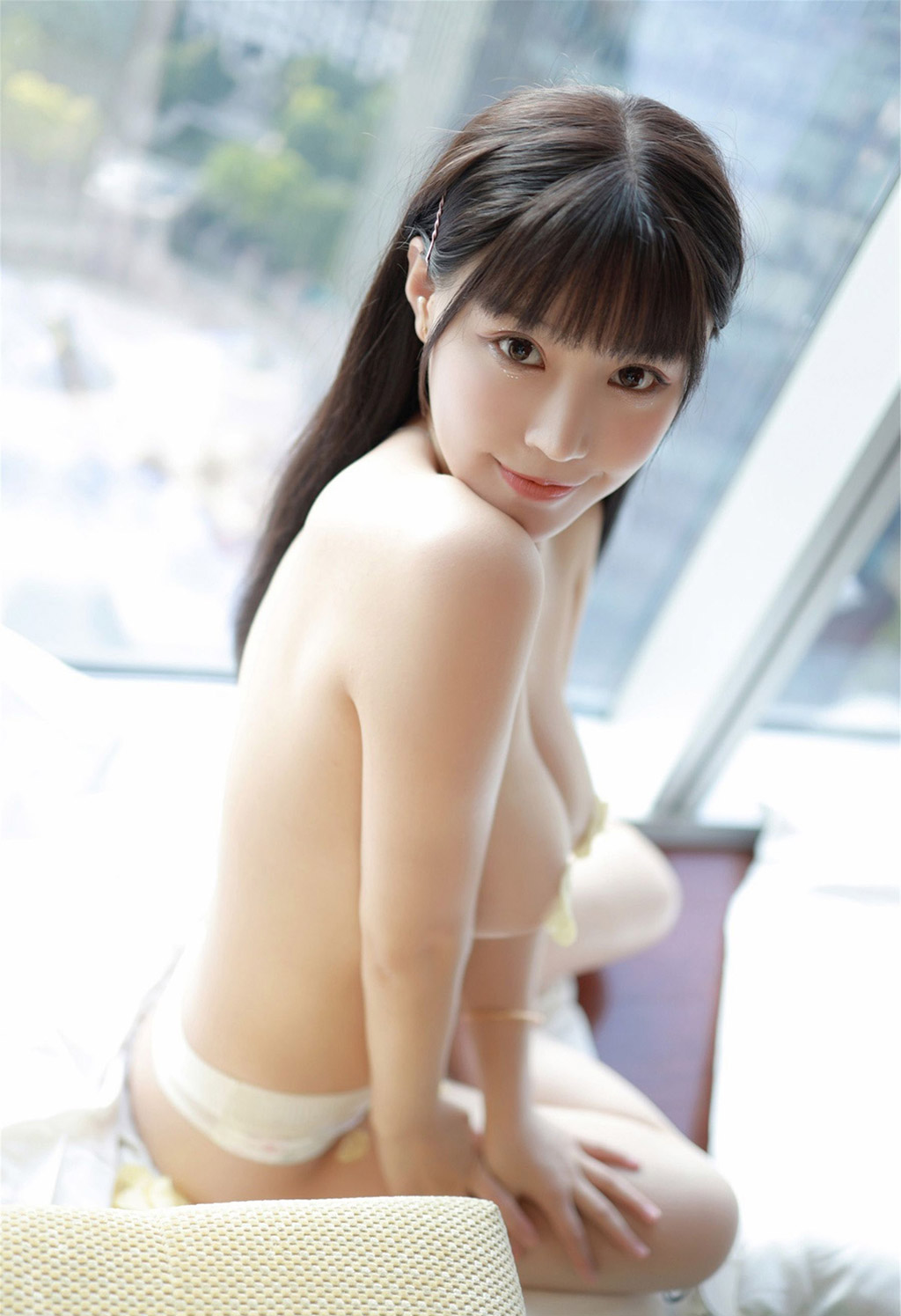 朱可儿精致内衣下美胸呼之欲出
