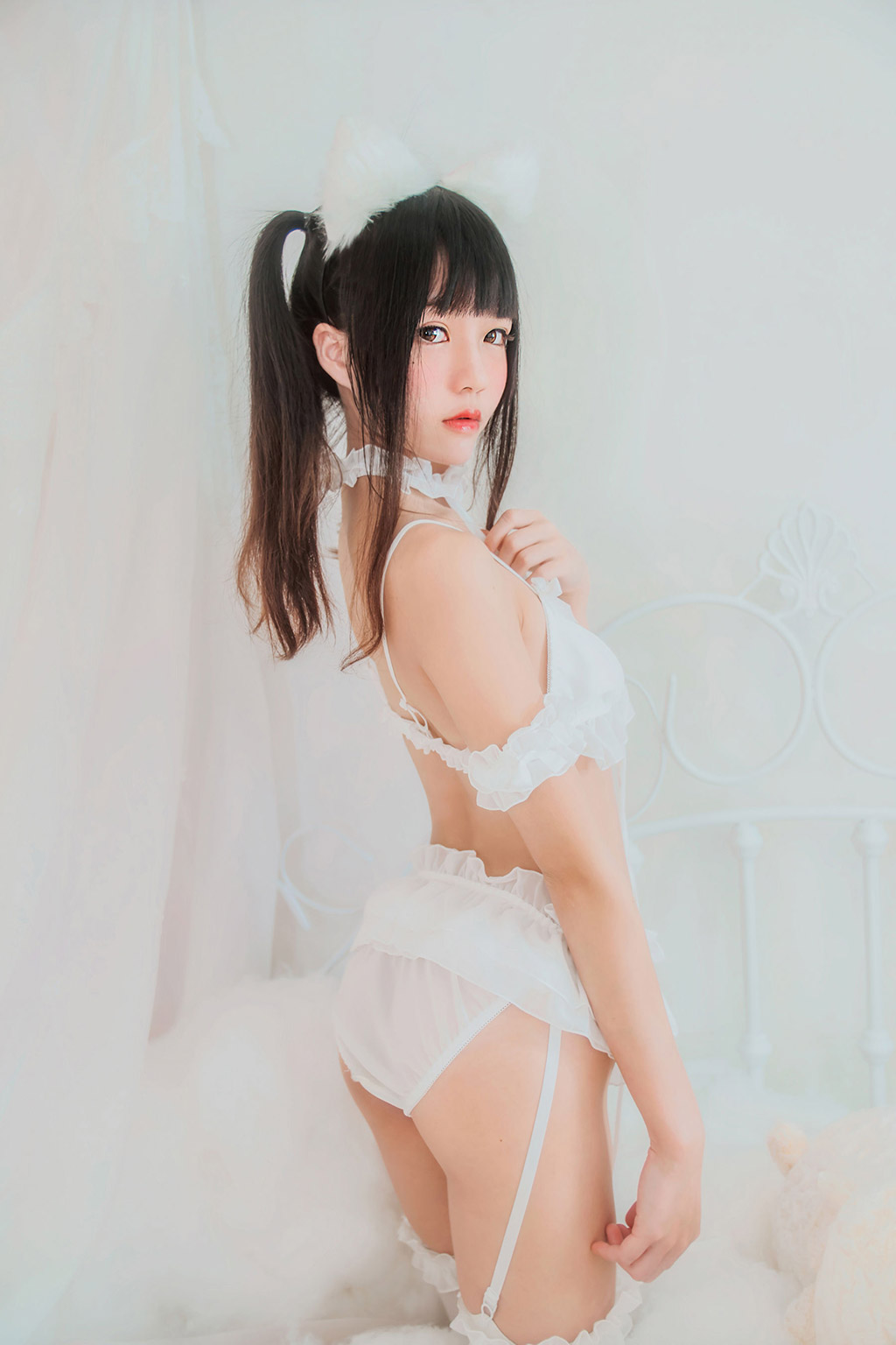 ซากุราโตะเมียว 《ไวท์แคท》 [โลลิตะ คอส] หนังสือภาพ[32P