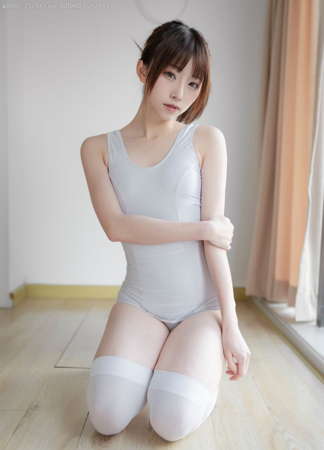 Large-scale JK white silk super dirty Cosplay fan service temptation white stockings images