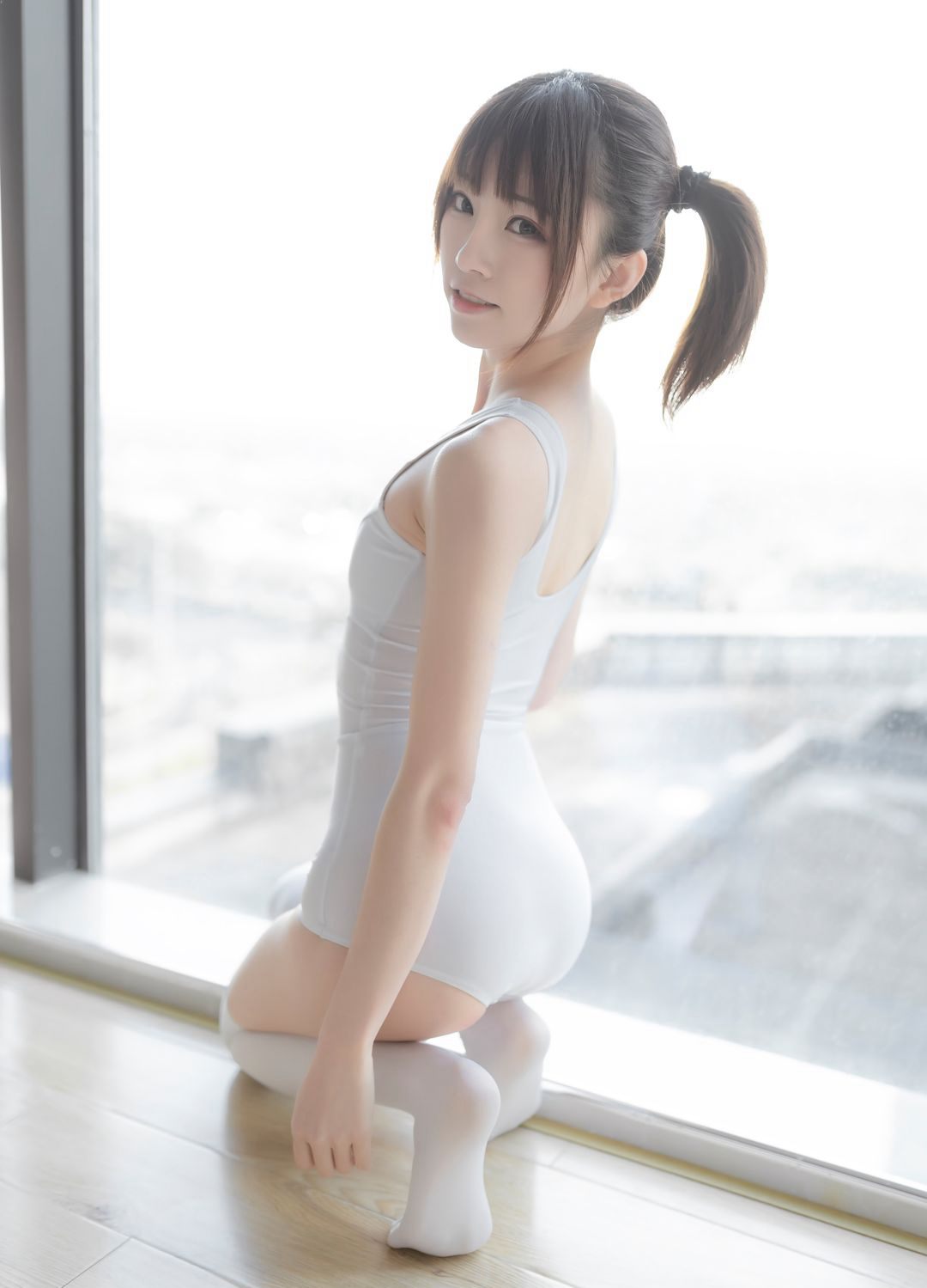 Hình ảnh Cosplay JK trắng tơ siêu dơ phúc lợi quyến rũ tất trắng tơ.