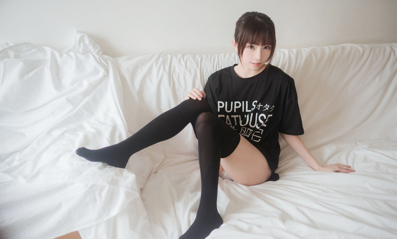 JK制服美女性感黑色過膝襪Cosplay大尺度圖片