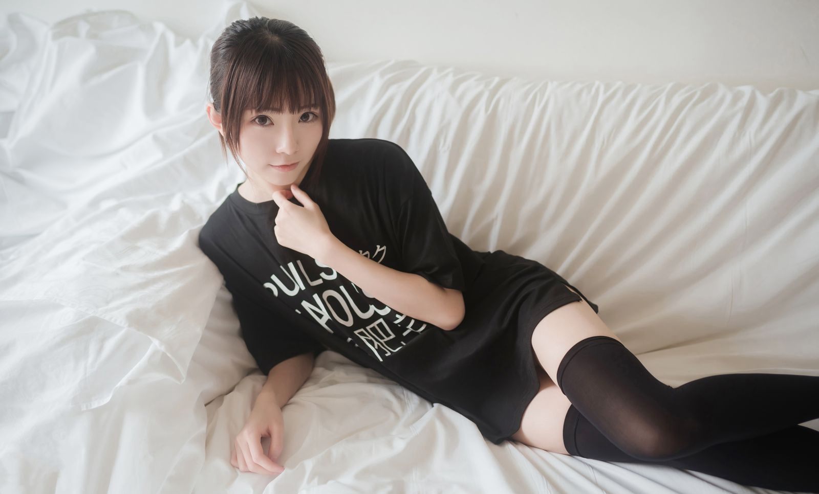 JK制服美女性感黑色過膝襪Cosplay大尺度圖片