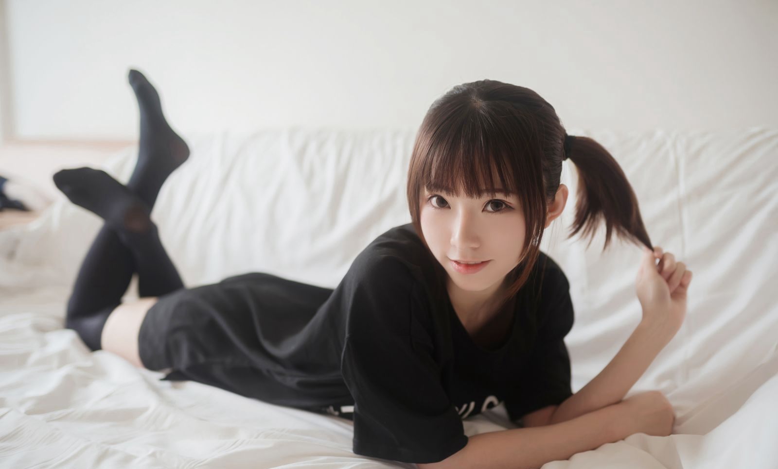 JK制服美女性感黑色過膝襪Cosplay大尺度圖片