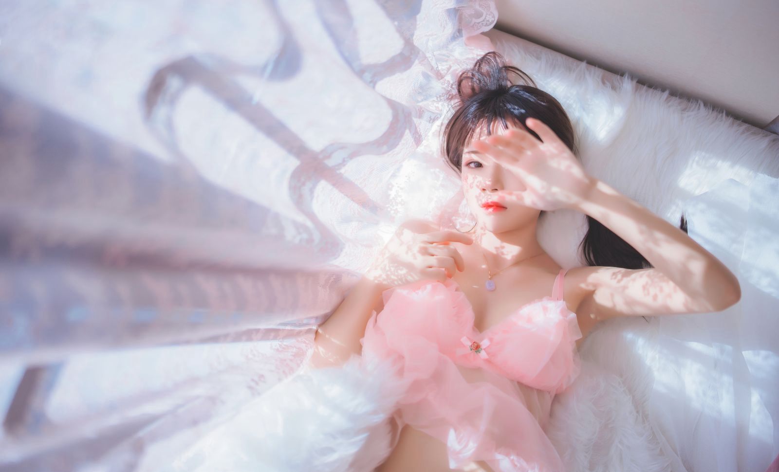 性感粉嫩的Cosplay美女極品白絲足控森羅財團