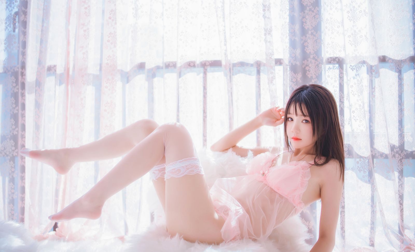 性感粉嫩的Cosplay美女極品白絲足控森羅財團