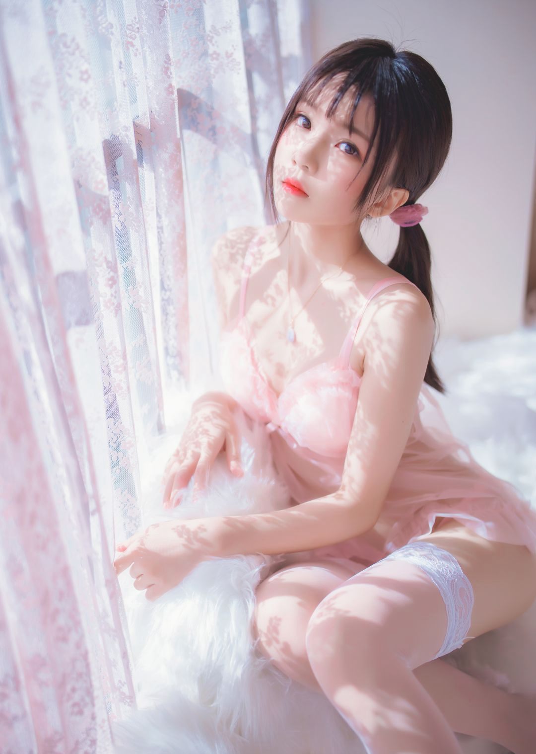 性感粉嫩的Cosplay美女極品白絲足控森羅財團