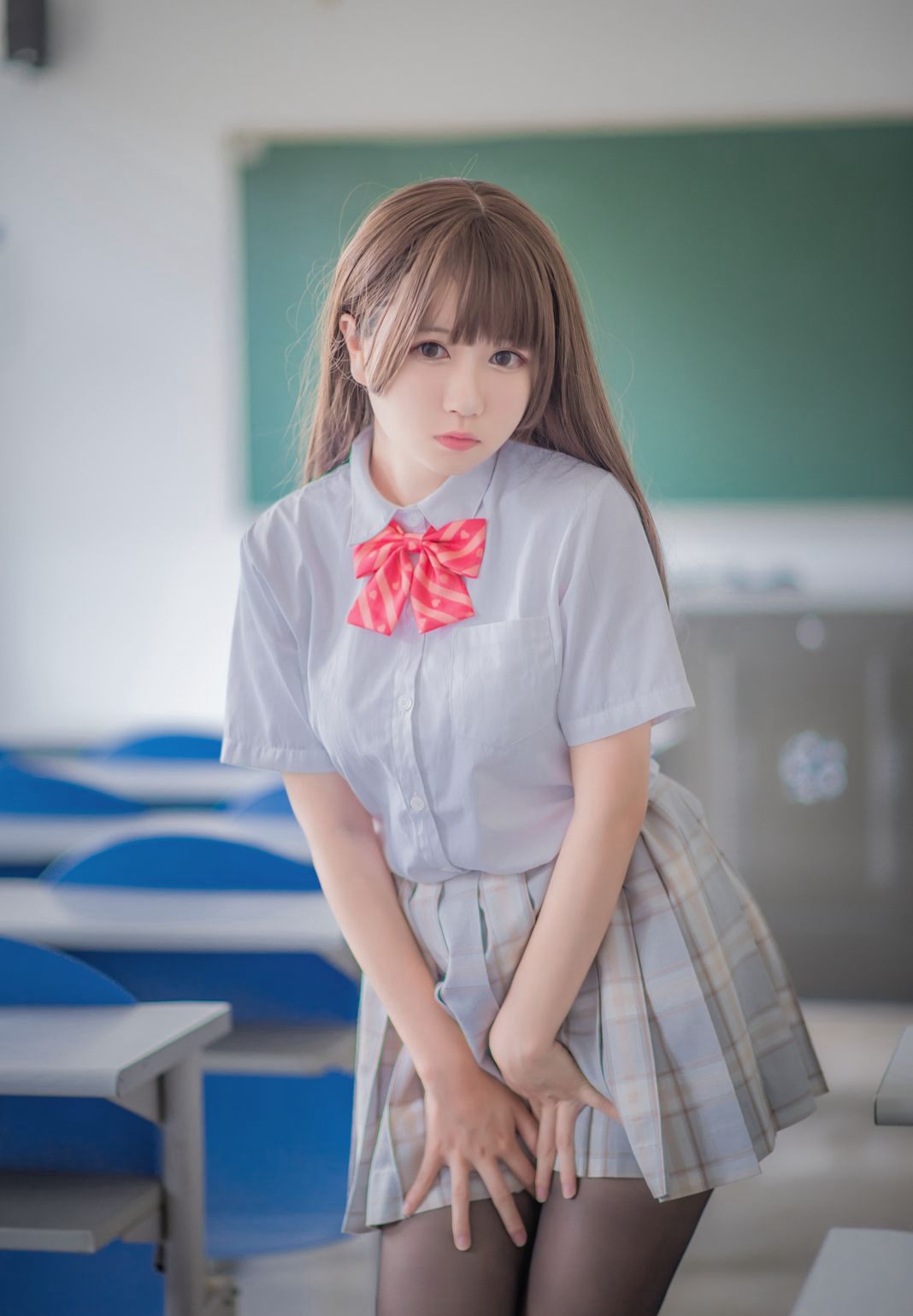 Platinum JK Black Silk Slightly Plump Girl Cosplay Seduction Explicit Short Skirt Fan Service Images