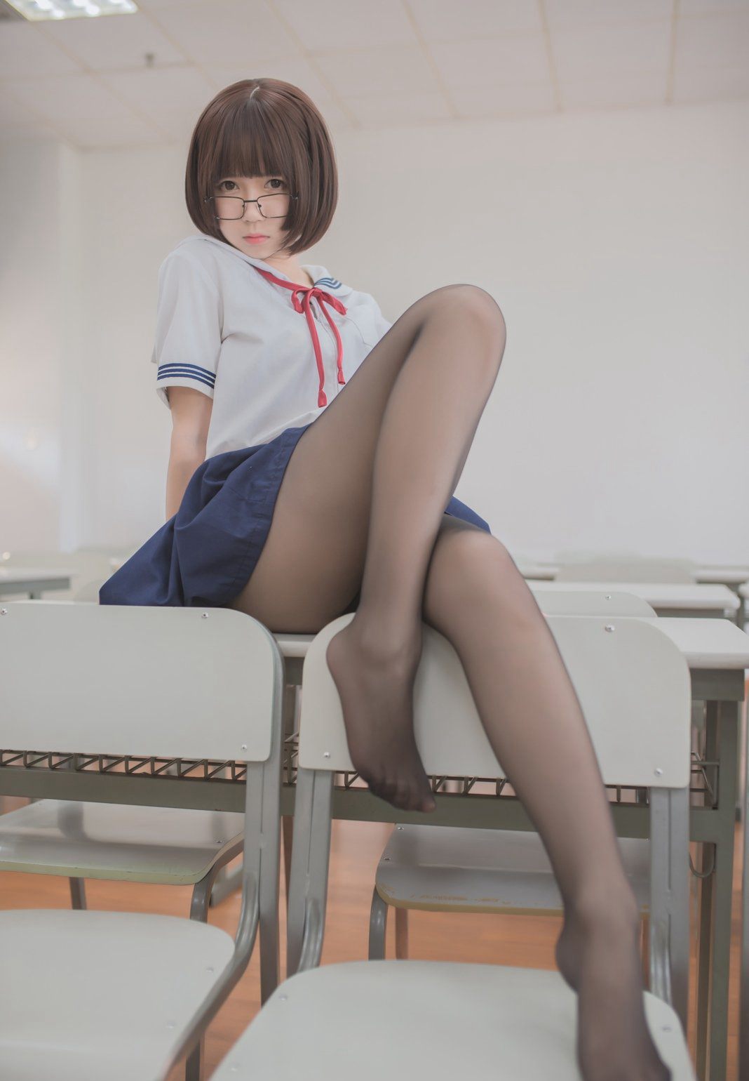 白金2020のシルクストッキング美脚JK制服誘惑ミニスカート黒ストッキング玉足コスプレ