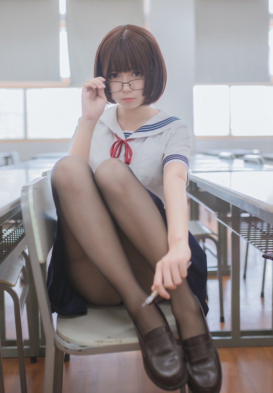 白金2020のシルクストッキング美脚JK制服誘惑ミニスカート黒ストッキング玉足コスプレ
