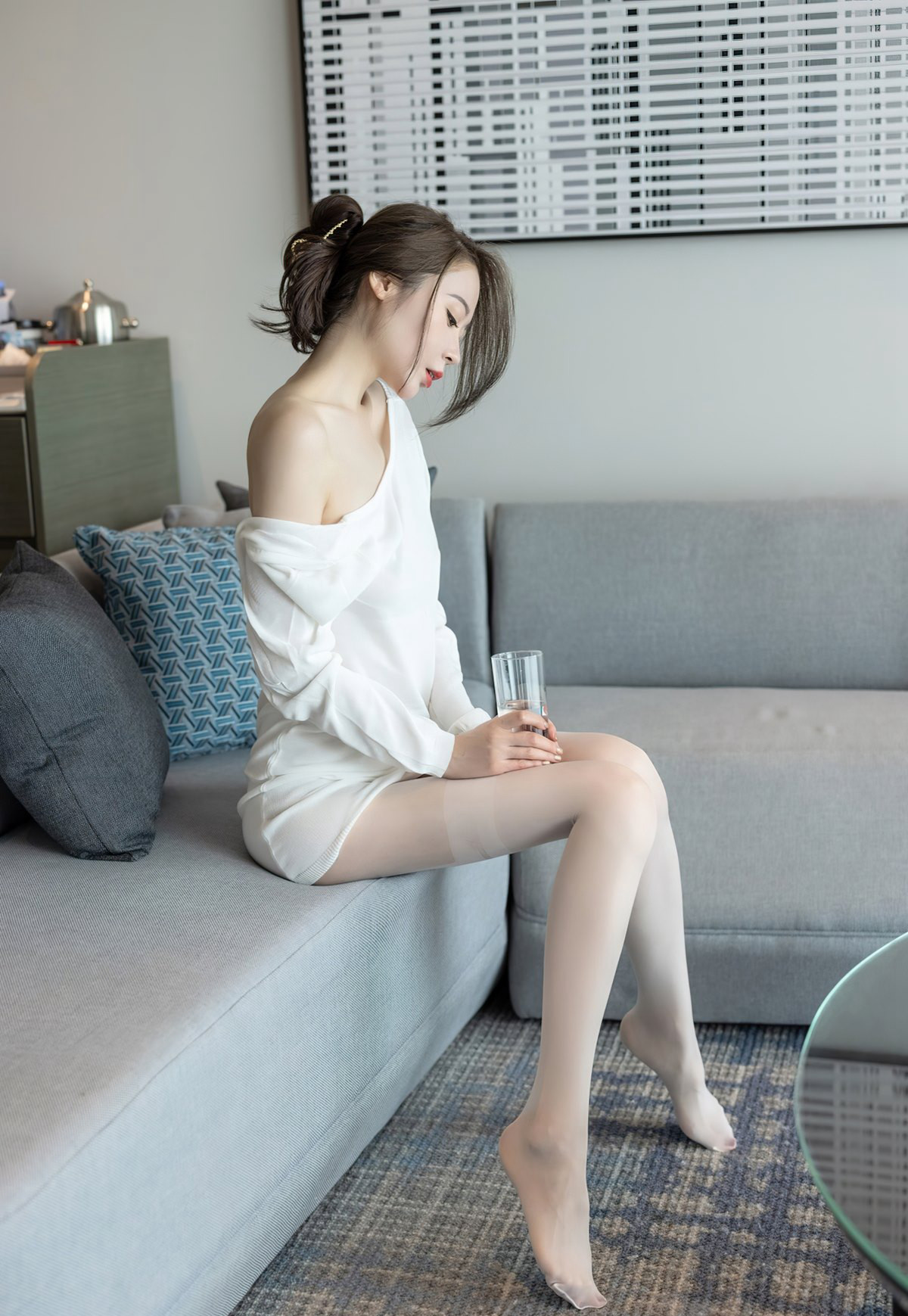 夢心月脫白絲襪性感美腿絲襪無內極品高清玉足白嫩寫真