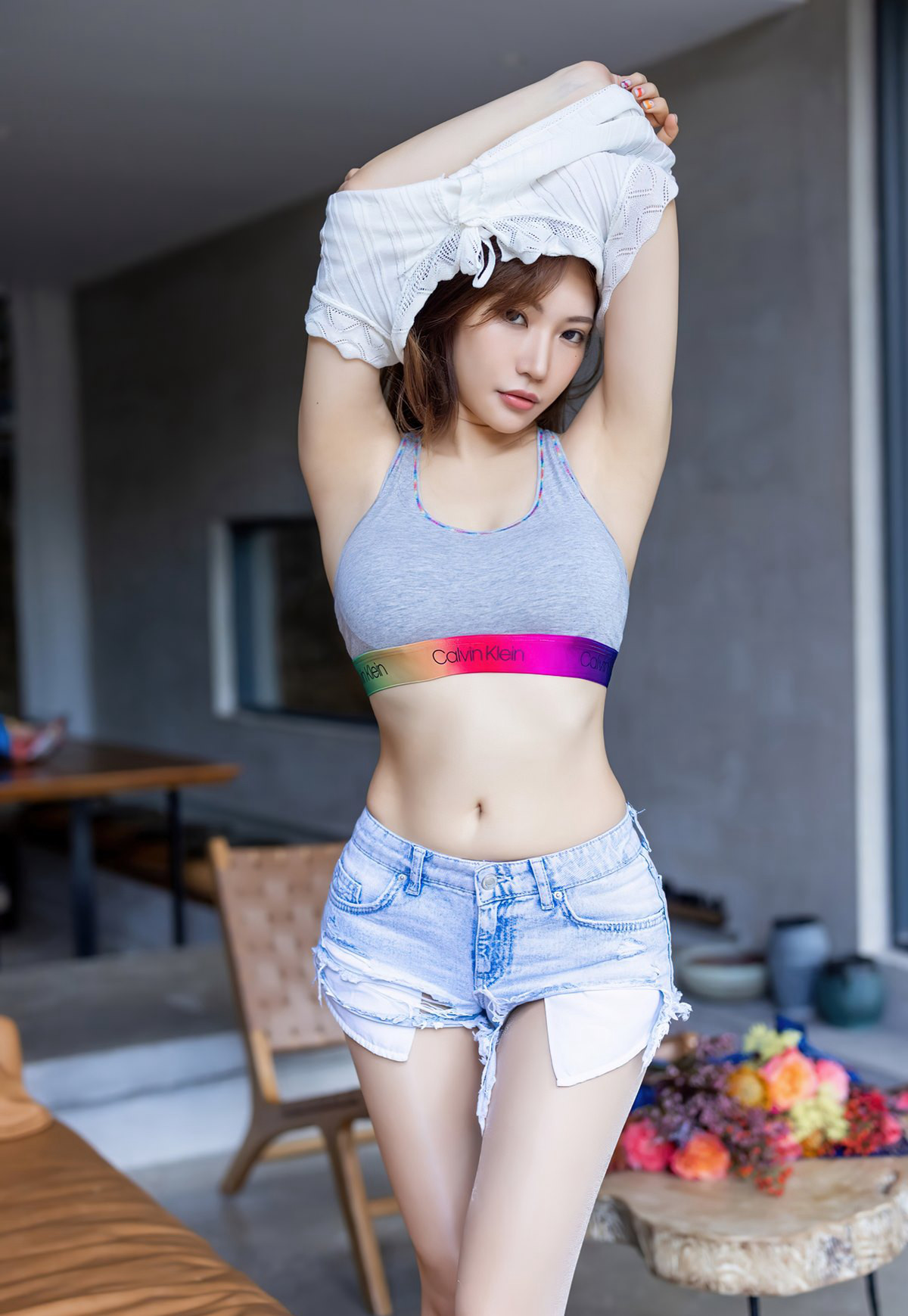 愛蜜社肉絲無內嫩模小狐狸誘惑熱褲極品美腿玉足2022高清套圖