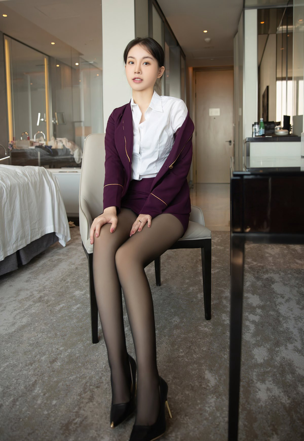No Underwear Black Silk Beautiful Flight Attendant Luxury Hotel Plot Sexy Jade Feet Beautiful Legs Uniform Temptation