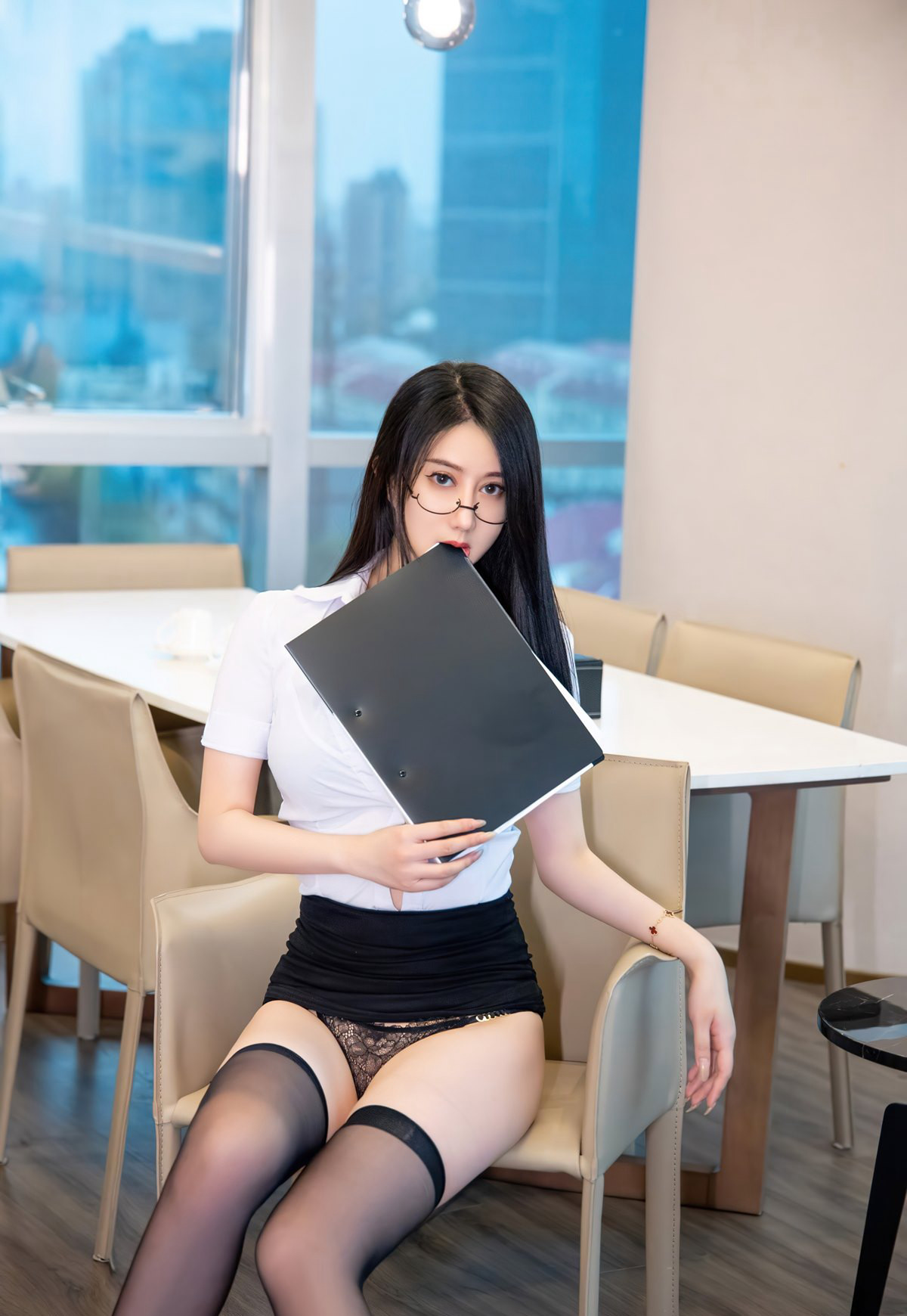 蘇小曼2022性感女教師風騷極品黑絲肥臀性感制服誘惑