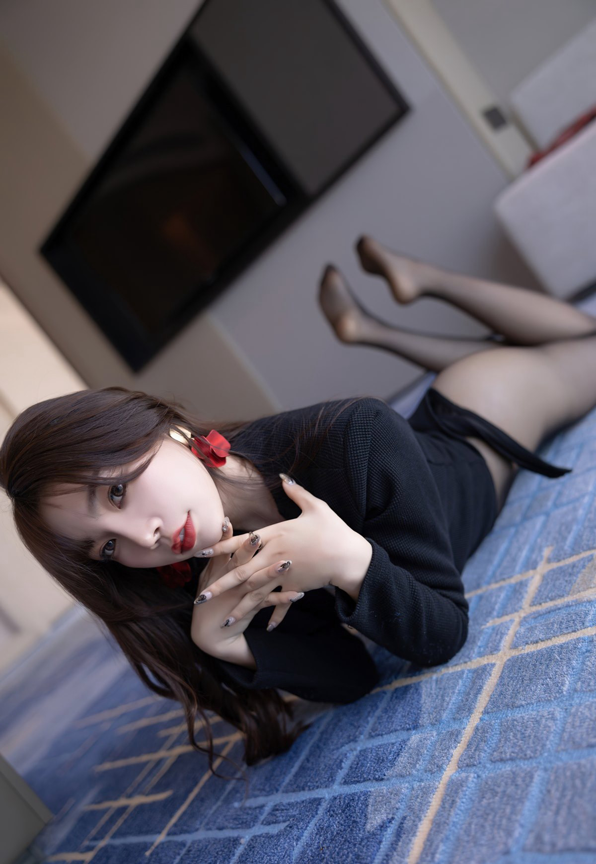 芝芝絕對風騷黑絲性感美少婦黑絲無內高顏值高跟美腿足控福利