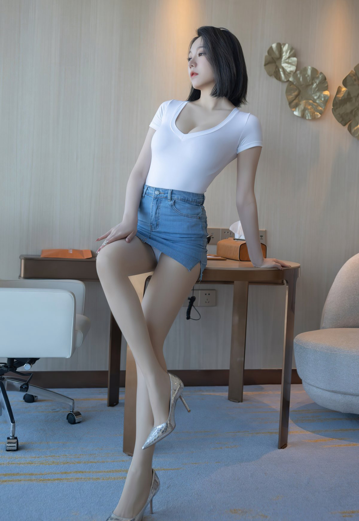 安然短发肉丝美少妇风骚牛仔短裙肉丝袜美腿丰满身材微胖美女