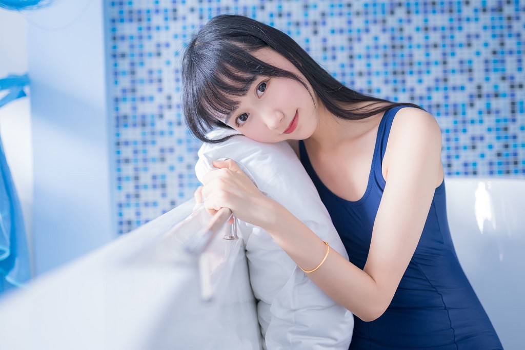木綿綿《白襯衫黑絲死庫水》 [COSER美女] 寫真集[30P