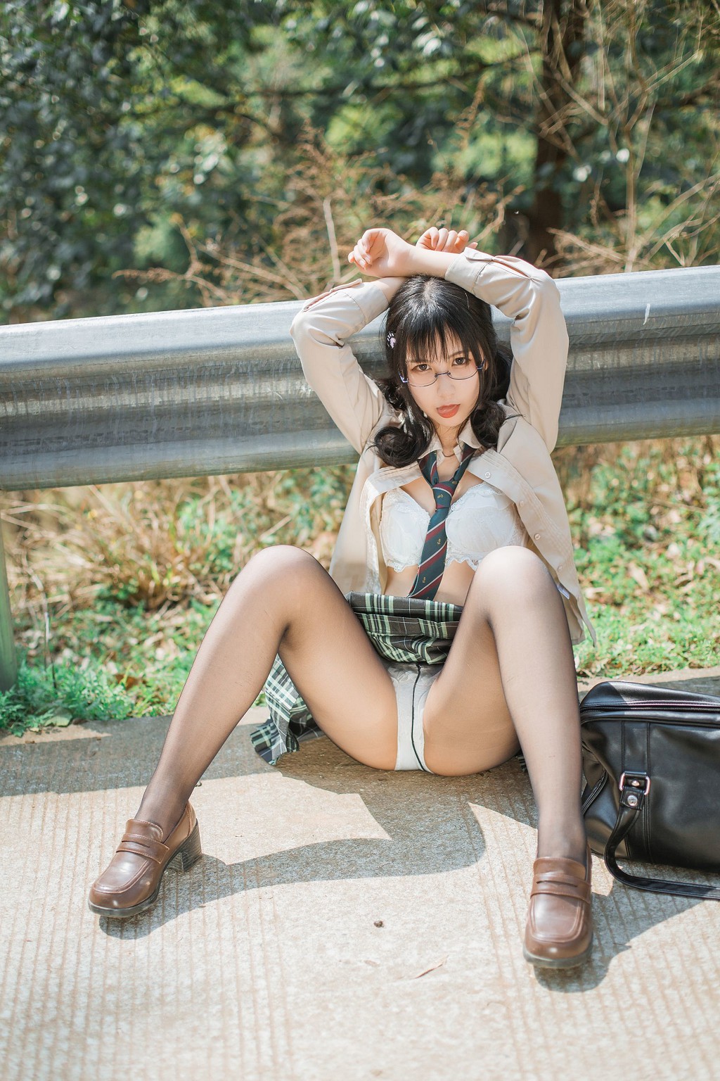 COSER小姐姐逐月Su 《鄉間小路》 [Cosplay美少女] 寫真集[45P