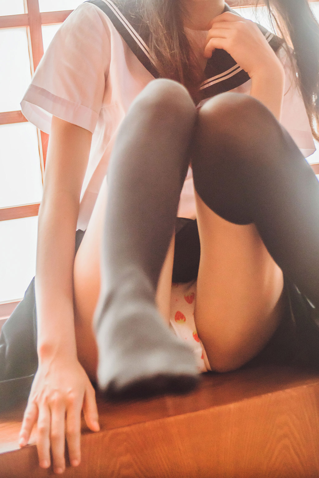櫻桃喵《小背心換水手服》 [蘿莉COS] 寫真集[144P