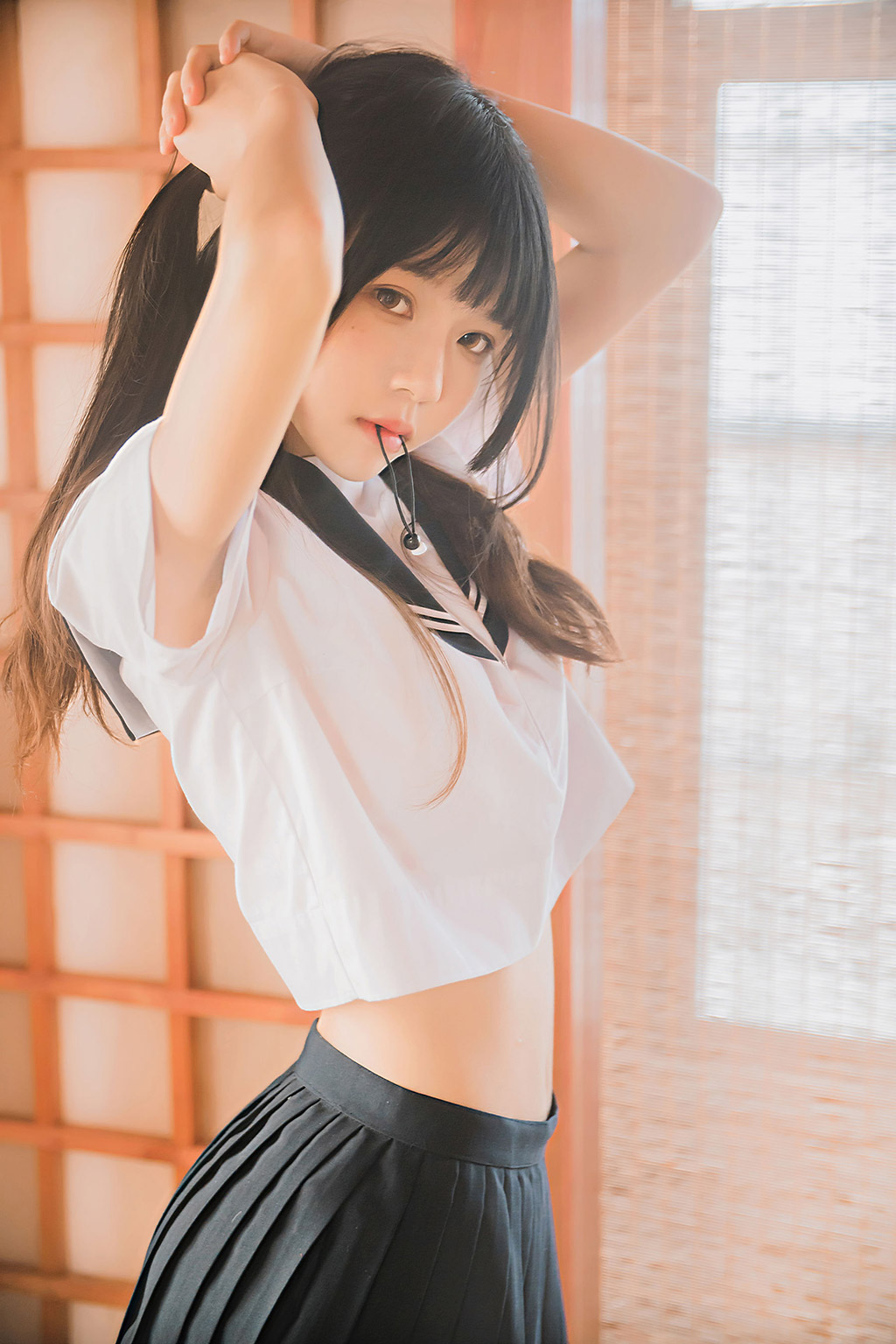 櫻桃喵《小背心換水手服》 [蘿莉COS] 寫真集[144P