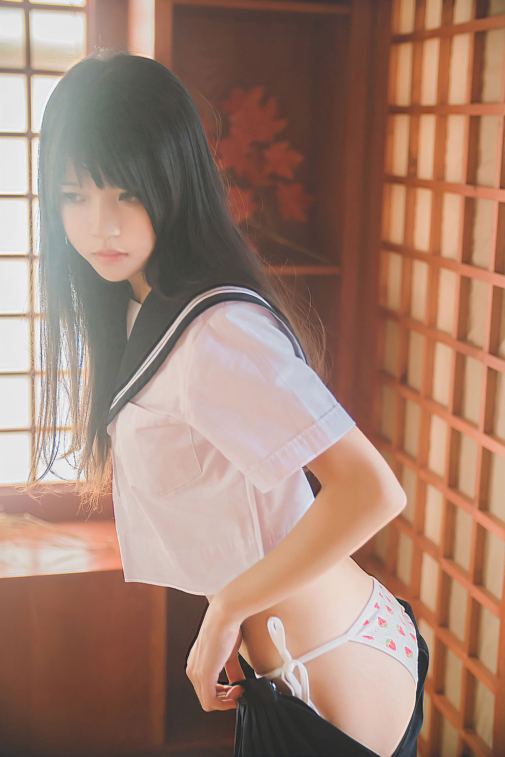 櫻桃喵《小背心換水手服》 [蘿莉COS] 寫真集[144P