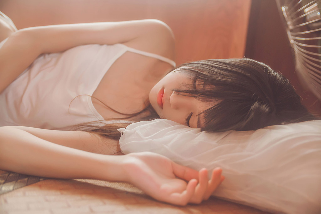 Sakurato Meow 'Small Vest to Sailor Suit' [ belle ta Cosplay] Photo Book [144P