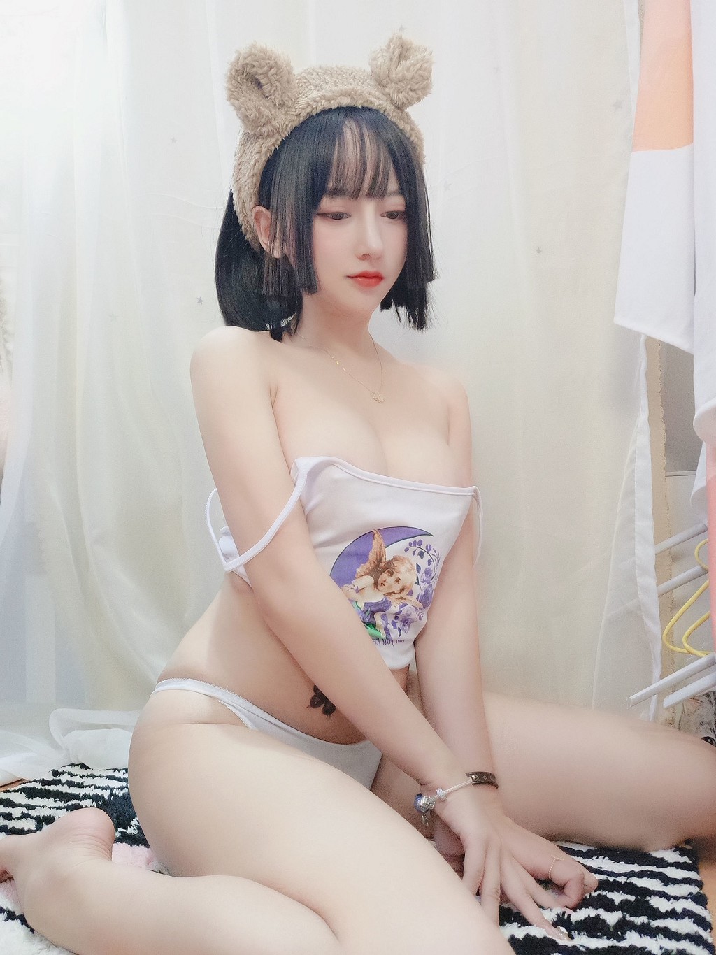COSER米线线sama《小可爱熊妹》 [Cosplay少女] 写真集[32P]