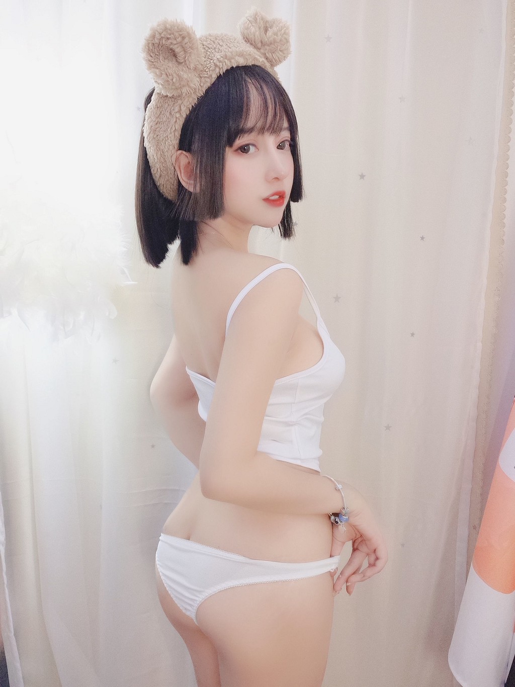 โคเซอร์ หมี่เซี่ยนเซี่ยน ซามะ 《น้องหมีที่น่ารัก》 [คอสเพลย์ สาวน้อย] หนังสือภาพ [32P