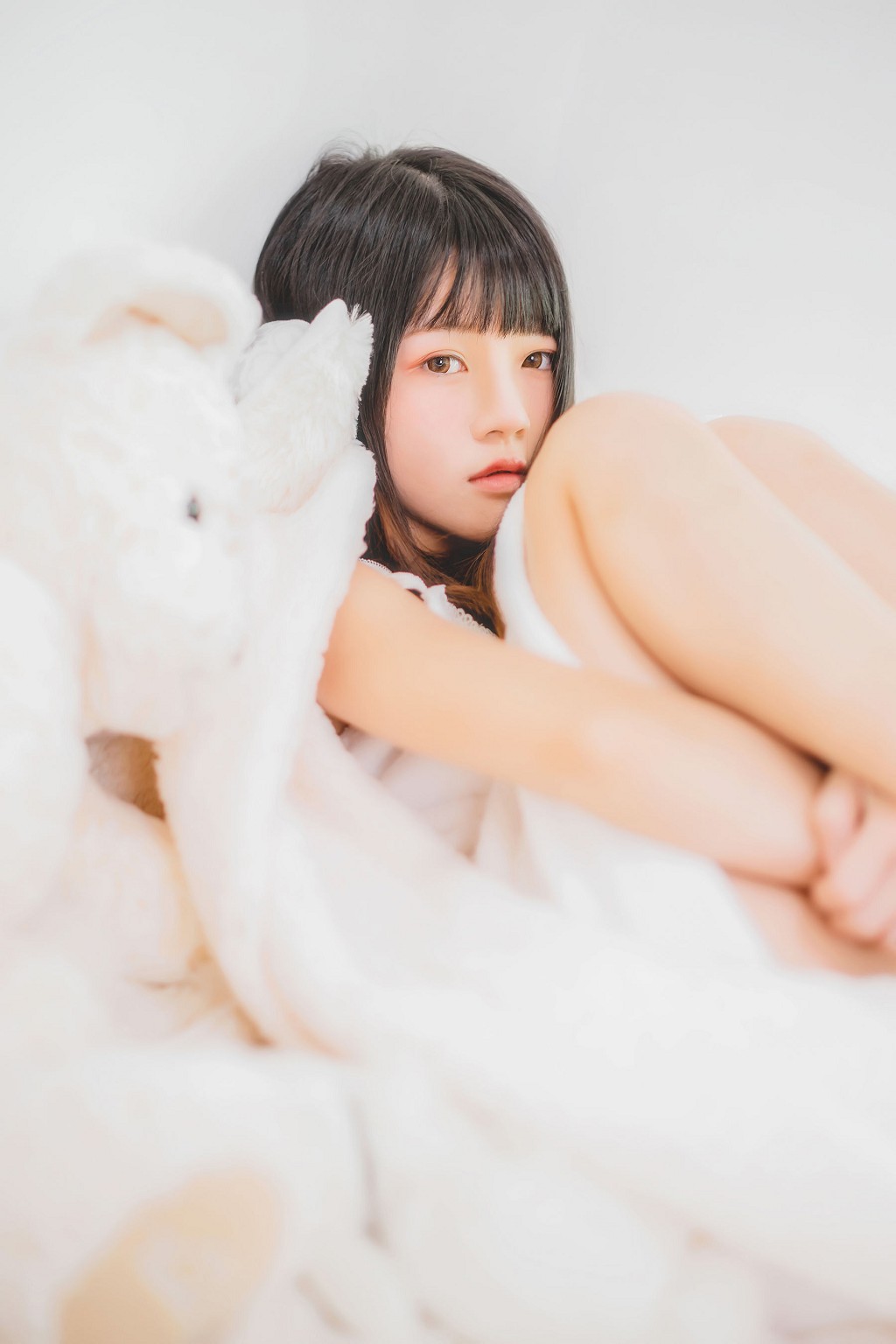 Sakura Tao Meow's "Hibernation" [ belle ta Cosplay] Photobook [38P