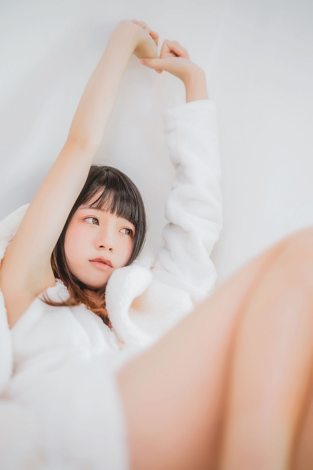Sakura Tao Meow's "Hibernation" [ belle ta Cosplay] Photobook [38P