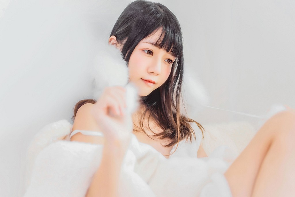 桜桃喵《冬眠》 [蘿莉COS] 寫真集[38P