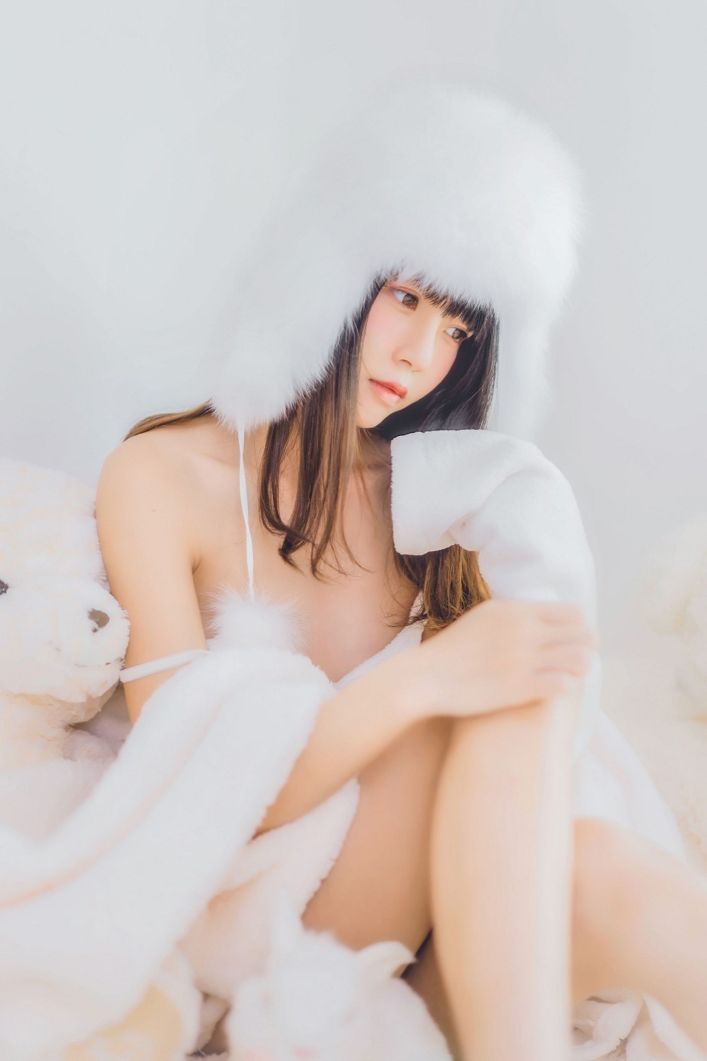 桜桃喵《冬眠》 [蘿莉COS] 寫真集[38P
